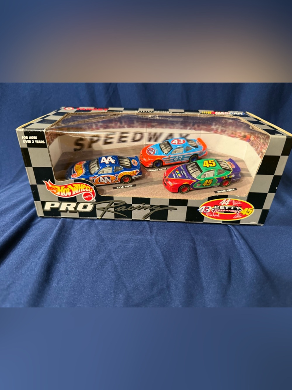 Hot Wheels Pro Racing Set of 3 Petty Generations Cars NIB 1998 Target Exclusive
